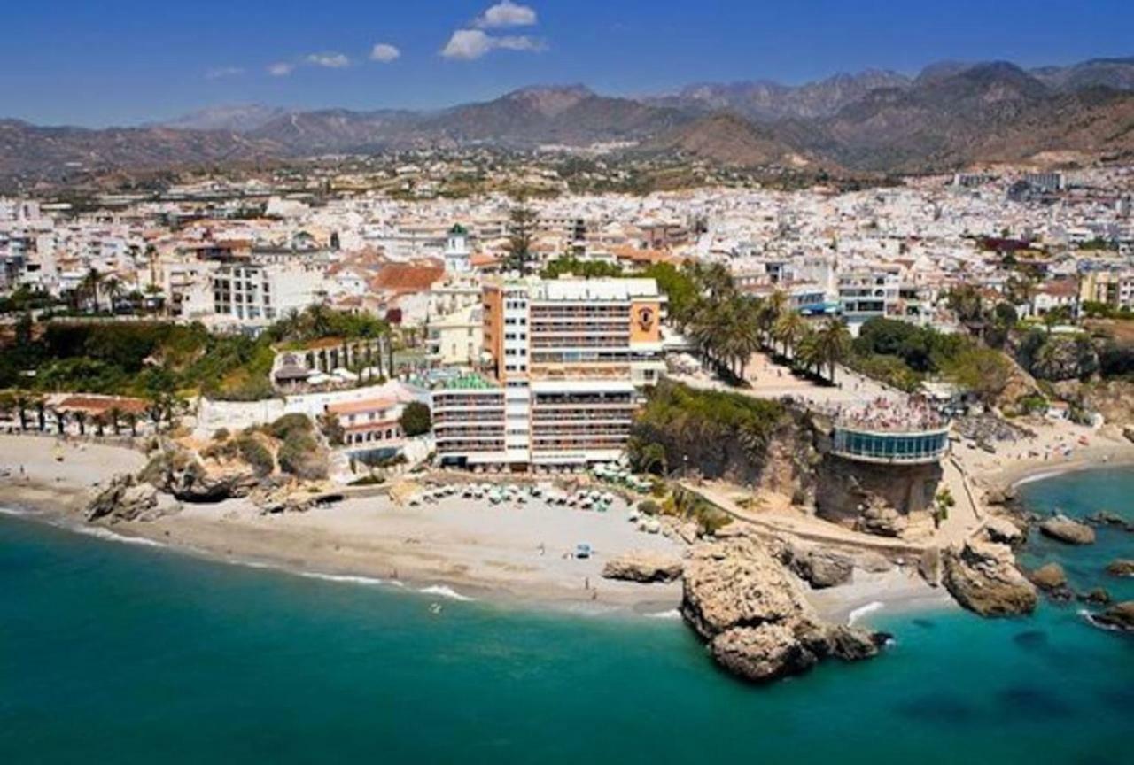 Neptuno Torrecilla Beach Nerja Eksteriør billede
